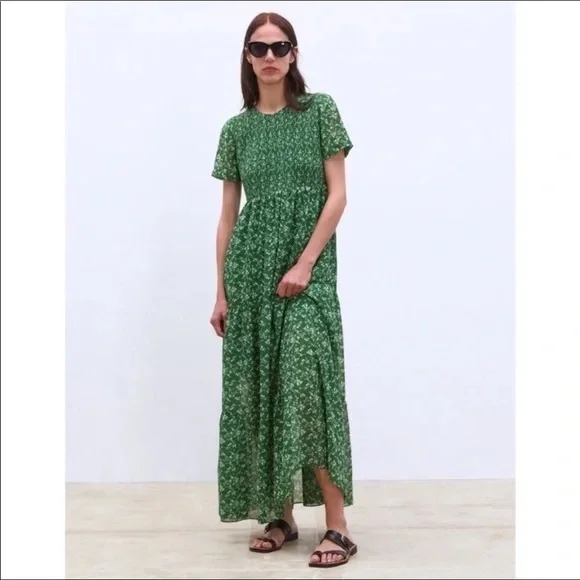 💚Zara💚Size USA M Gorgeous green smocked tiered maxi dress - Picture 2 of 6